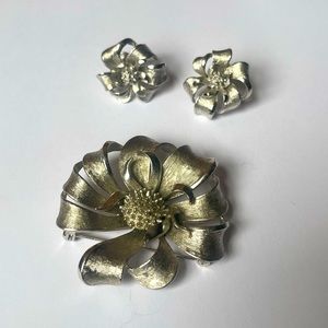 Vintage silver flower brooch and earring set